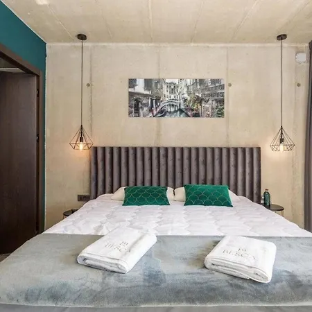Semesterbostad Luxusvilla Lorkia Mit Pool