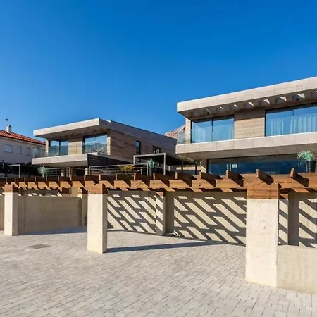 Semesterbostad Luxusvilla Lorkia Mit Pool *