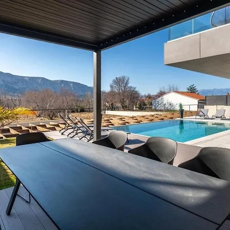 Semesterbostad Luxusvilla Lorkia Mit Pool *