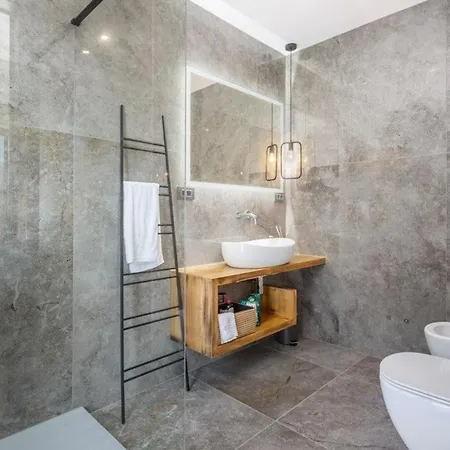 Semesterbostad Luxusvilla Lorkia Mit Pool *