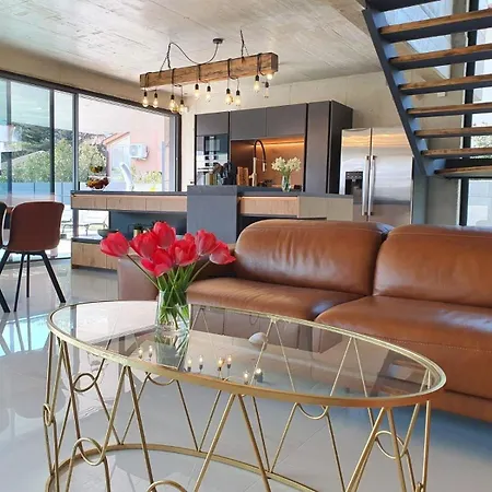 Luxusvilla Lorkia Mit Pool * Baška